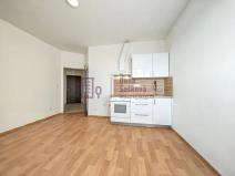 Pronájem bytu 1+kk, Jindřichův Hradec, nám. Míru, 20 m2