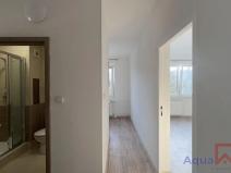 Pronájem bytu 2+1, Ostrov, Kollárova, 52 m2