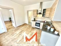Pronájem bytu 1+1, Náchod, Husovo náměstí, 44 m2