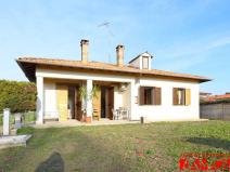 Prodej domu, Via Comugne, San Michele a Tagliamento, Friuli-venezia-giulia, Itálie, 226 m2