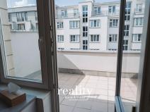 Pronájem bytu 1+1, Praha - Karlín, 34 m2