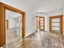 Pronájem obchodního prostoru, Znojmo, Horní náměstí, 36 m2