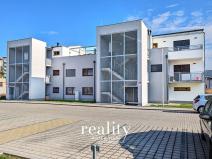 Pronájem garážového stání, Znojmo, Hrušňová, 15 m2