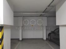 Pronájem garážového stání, Praha, Jeremenkova, 12 m2