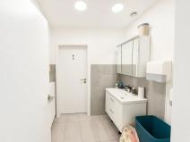 Prodej obchodního prostoru, Praha - Strašnice, Zvěřinova, 34 m2