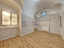Pronájem bytu 1+1, Jindřichův Hradec, nám. Míru, 28 m2