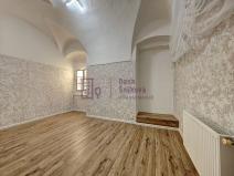 Pronájem bytu 1+1, Jindřichův Hradec, nám. Míru, 28 m2