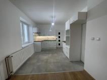 Prodej bytu 2+kk, Frenštát pod Radhoštěm, nám. Míru, 47 m2