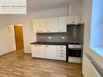 Pronájem bytu 1+kk, Holice, náměstí T. G. Masaryka, 28 m2