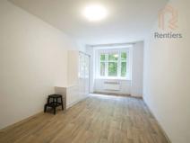 Pronájem bytu 1+kk, Praha - Michle, Jaurisova, 34 m2