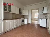 Prodej bytu 2+1, Kladno, Poštovní náměstí, 63 m2