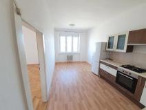 Pronájem bytu 3+kk, Praha - Nusle, náměstí Hrdinů, 72 m2