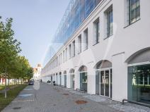 Pronájem kanceláře, Praha - Karlín, Křižíkova, 388 m2