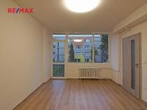 Pronájem bytu 1+1, Kadaň, Golovinova, 33 m2