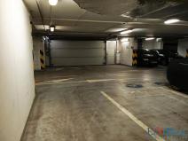 Prodej garážového stání, Praha - Smíchov, U Demartinky, 11 m2