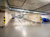 Pronájem garážového stání, Praha - Libeň, U Slovanky, 15 m2