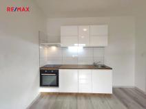 Prodej bytu 1+kk, Milovice, Slepá, 32 m2