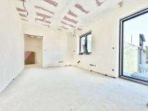 Prodej bytu 6+kk a větší, Praha - Holyně, náměstí Pod lípou, 148 m2