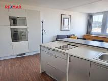Pronájem bytu 1+kk, Praha - Karlín, Molákova, 35 m2