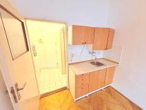 Pronájem bytu 1+kk, Praha - Holešovice, Schnirchova, 20 m2