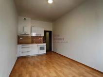 Pronájem bytu 1+kk, Jindřichův Hradec, nám. Míru, 20 m2