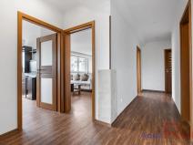 Prodej bytu 4+kk, Karlovy Vary, Dubová, 99 m2