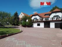 Prodej rodinného domu, Nepomyšl, 410 m2
