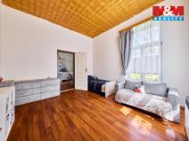 Prodej bytu 1+1, Hostinné, K. Čapka, 36 m2