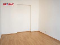 Pronájem bytu 1+1, Praha - Vinohrady, Velehradská, 37 m2