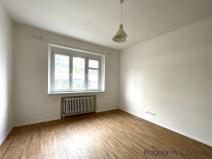 Pronájem bytu 1+kk, Praha, Kladenská, 30 m2