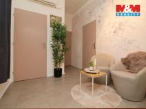 Pronájem obchodního prostoru, Hradec Králové - Pražské Předměstí, Dukelská třída, 6 m2