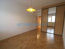 Pronájem bytu 2+kk, Praha - Břevnov, Junácká, 56 m2