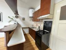 Pronájem bytu 1+kk, Praha - Nusle, Nad Jezerkou, 40 m2