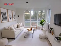 Pronájem bytu 2+kk, Praha - Prosek, Čakovická, 53 m2