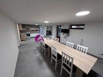 Pronájem rodinného domu, Charváty, 250 m2