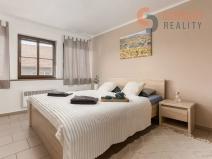 Prodej rodinného domu, Perná, 300 m2