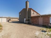 Prodej výrobních prostor, Dolany, 900 m2