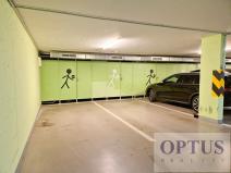 Pronájem garážového stání, Praha - Karlín, Šaldova, 17 m2