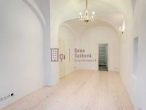 Pronájem bytu 2+1, Jindřichův Hradec, nám. Míru, 71 m2