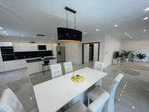 Prodej rodinného domu, Jeneč, Malé náměstí, 192 m2