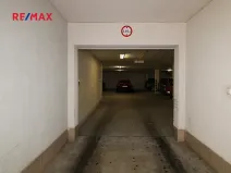 Pronájem garážového stání, Praha - Podolí, Sinkulova, 12 m2