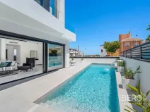 Prodej rodinného domu, Guardamar del Segura, Španělsko, 194 m2