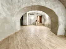 Pronájem skladu, Praha - Malá Strana, Malostranské náměstí, 210 m2