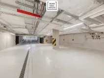 Pronájem garážového stání, Praha - Karlín, Sokolova, 18 m2