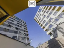 Pronájem garážového stání, Praha - Karlín, Sokolova, 18 m2