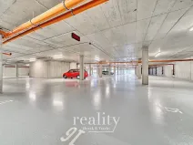 Pronájem garážového stání, Znojmo, Kosmákova, 17 m2