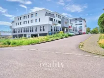 Pronájem garážového stání, Znojmo, Kosmákova, 17 m2