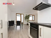 Pronájem bytu 1+kk, Praha - Slivenec, U svahu, 47 m2