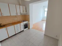 Pronájem bytu 1+kk, Praha - Břevnov, Šlikova, 35 m2