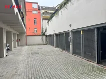 Prodej garážového stání, Praha - Smíchov, Holečkova, 13 m2